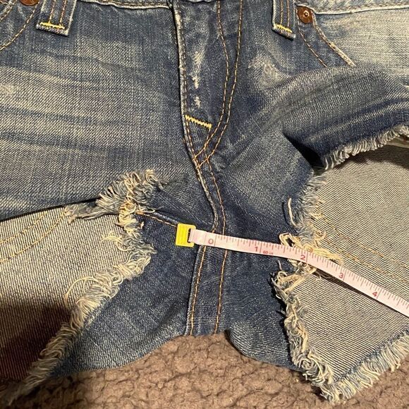 True Religion Bobby Cut Off Distressed Shorts Size 30 - Picture 11 of 13
